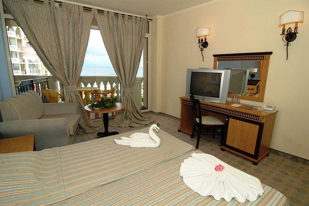 Andalucia Beach Hotel Елените Экстерьер фото