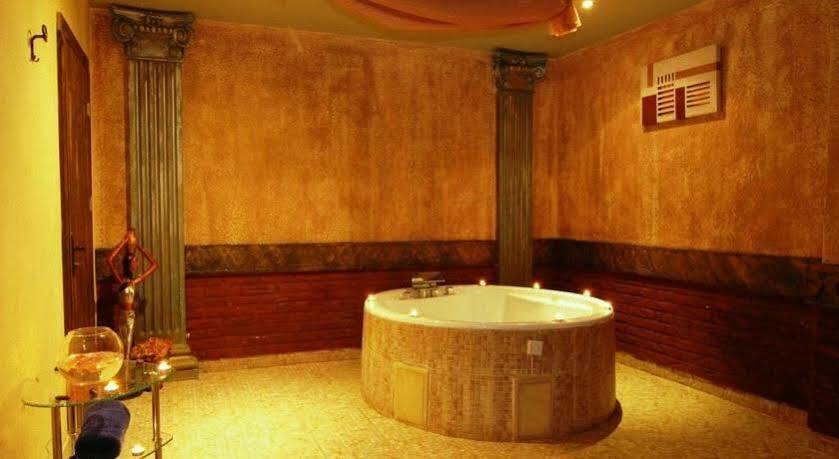 Andalucia Beach Hotel Елените Экстерьер фото