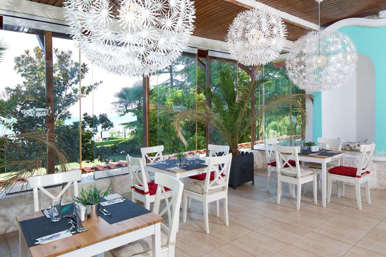 Andalucia Beach Hotel Елените Экстерьер фото